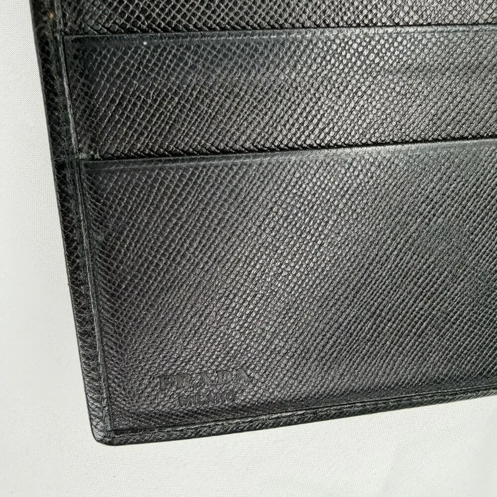 Prada Men’s Bifold Black Saffiano Leather Wallet Made In Italy Elegant, Classic